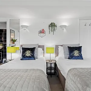 https://escape-to-the-sea-apartment-in-the-heart-of-brighton.brighton-hotels-england.com